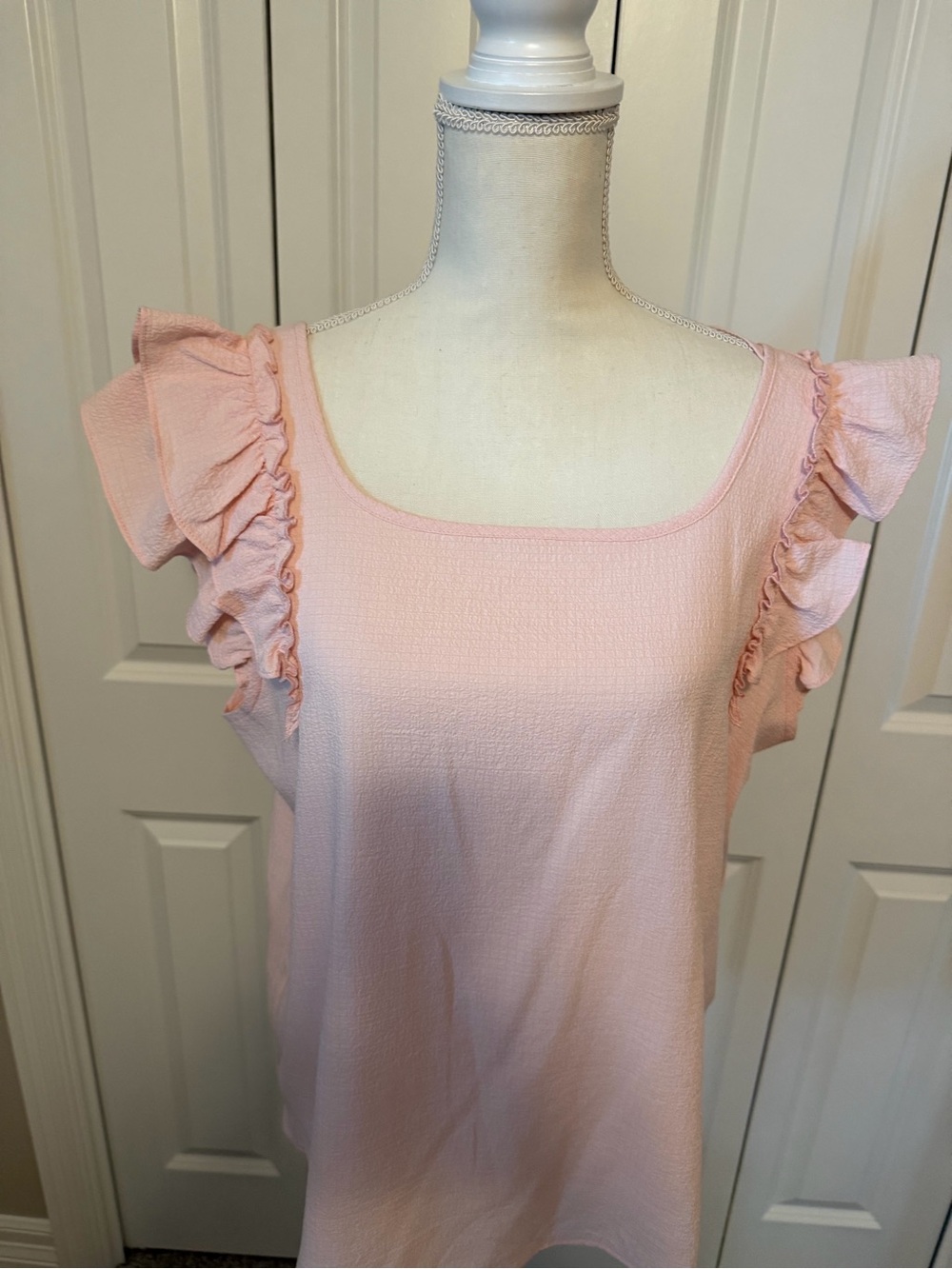 🥳Textured Ruffle Sleeve Bow Back Detail Top Size XL EUC - Picture 6 of 13